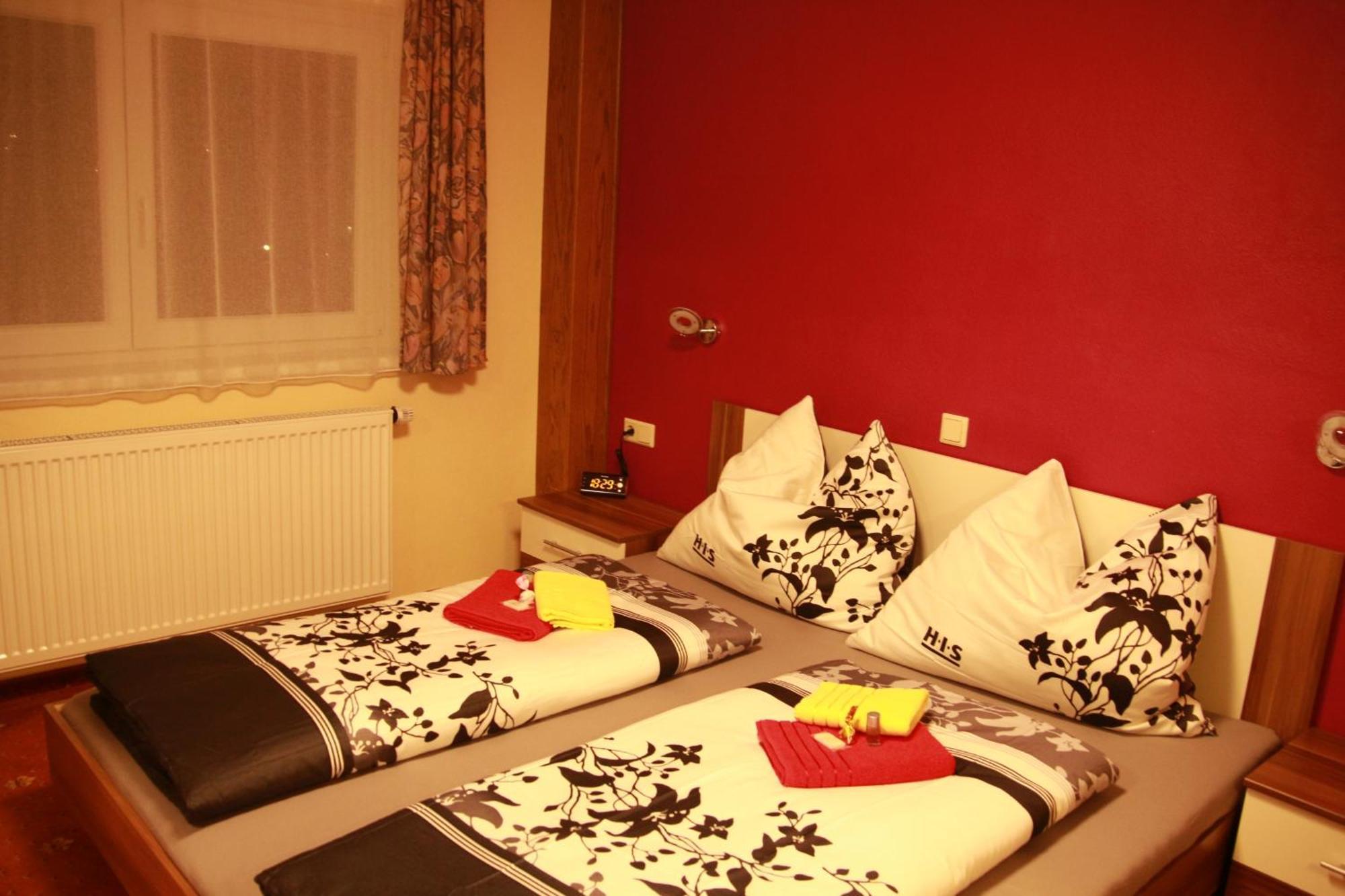 Hotel Haus Kartoner Schladming Zimmer foto