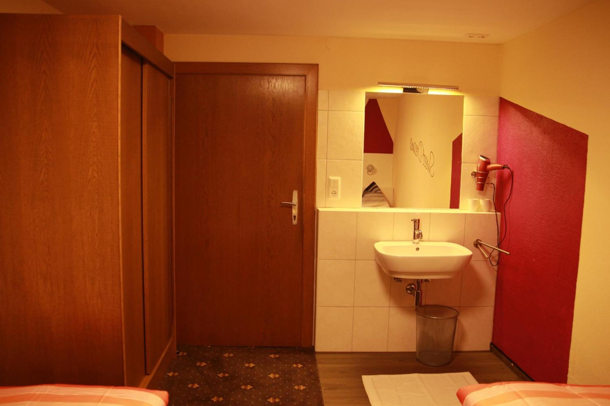 Hotel Haus Kartoner Schladming Zimmer foto