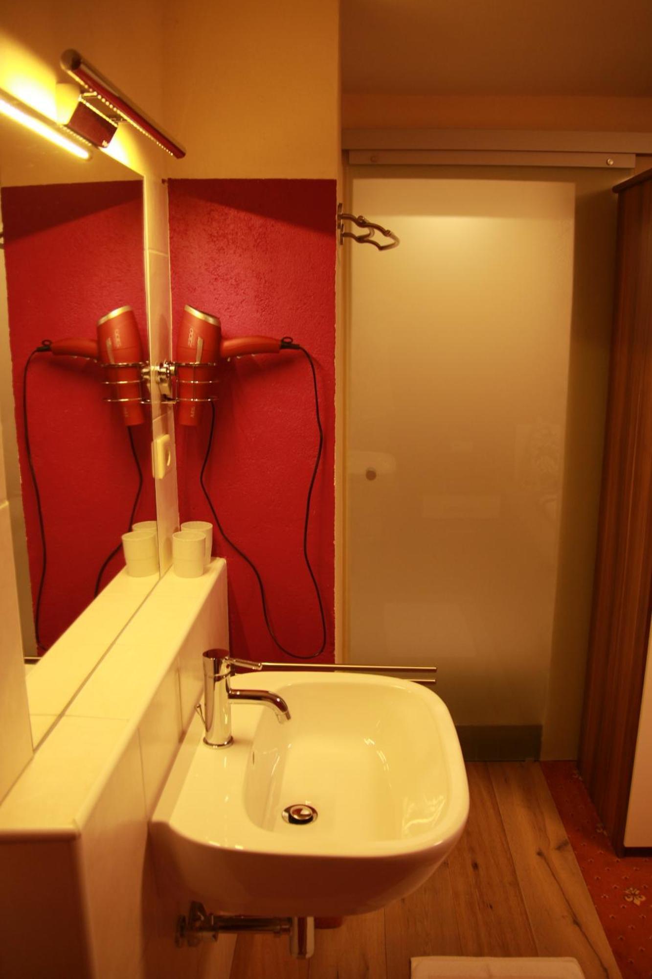 Hotel Haus Kartoner Schladming Zimmer foto