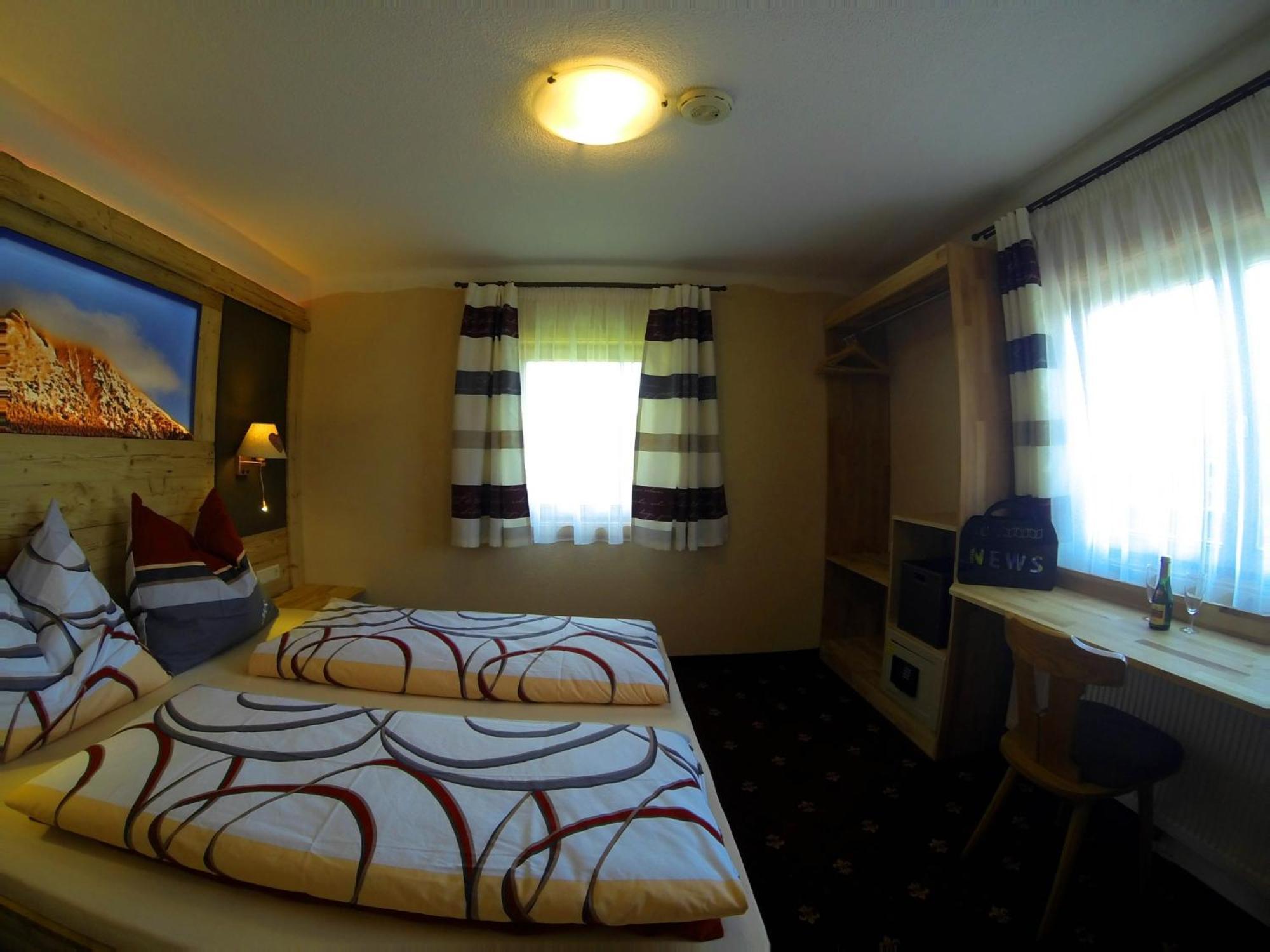 Hotel Haus Kartoner Schladming Zimmer foto
